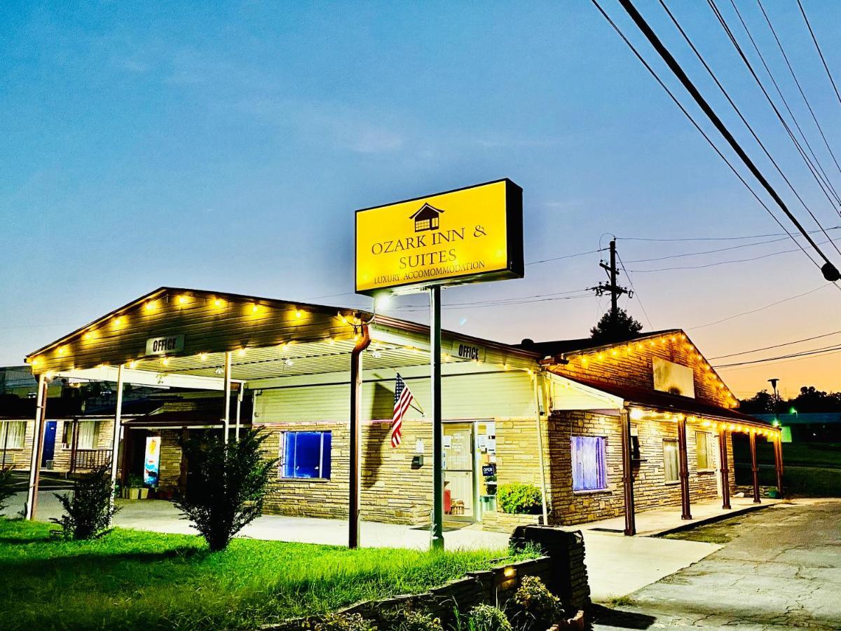 Ozark Inn & Suites エクステリア 写真