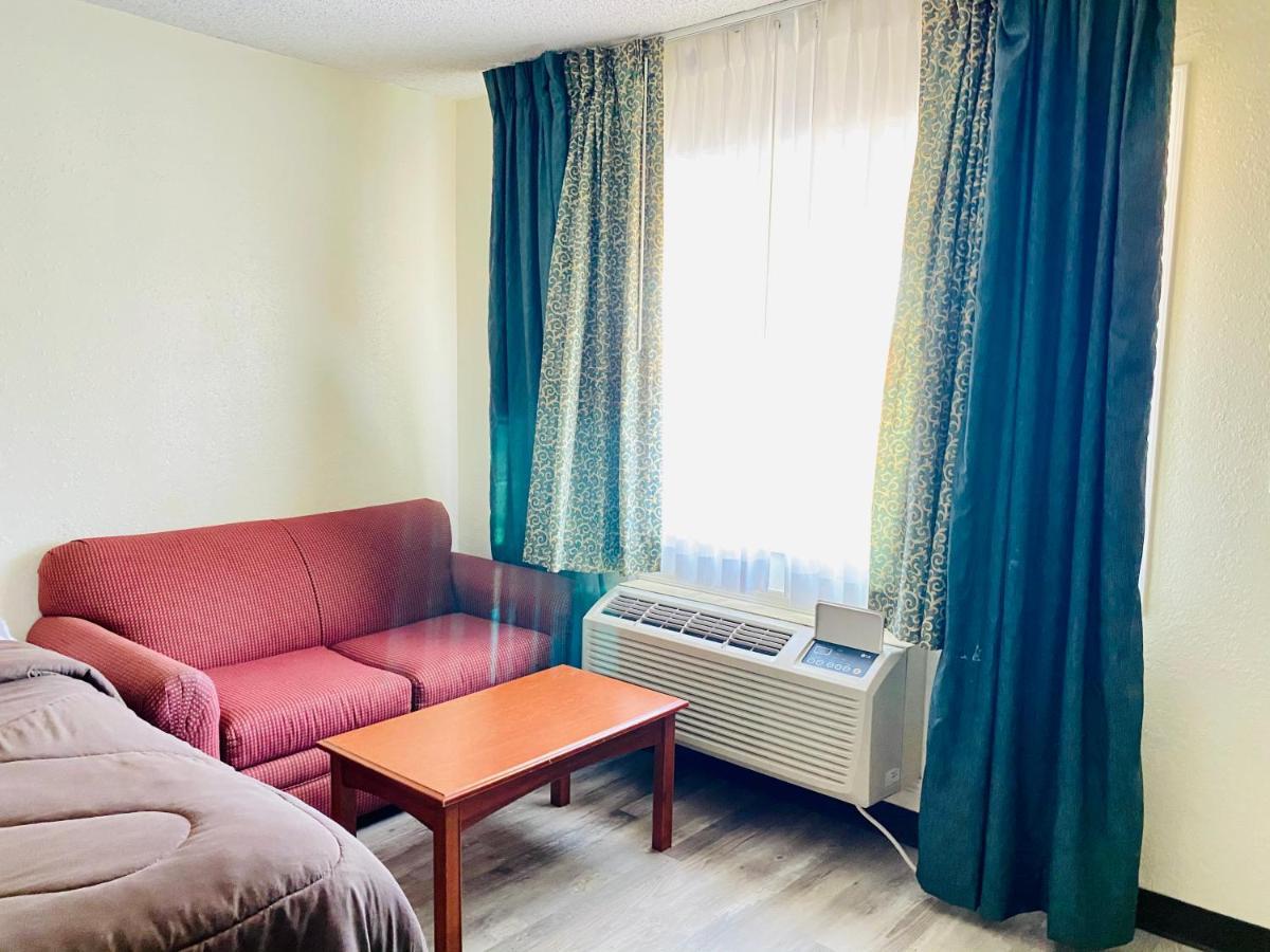 Ozark Inn & Suites エクステリア 写真