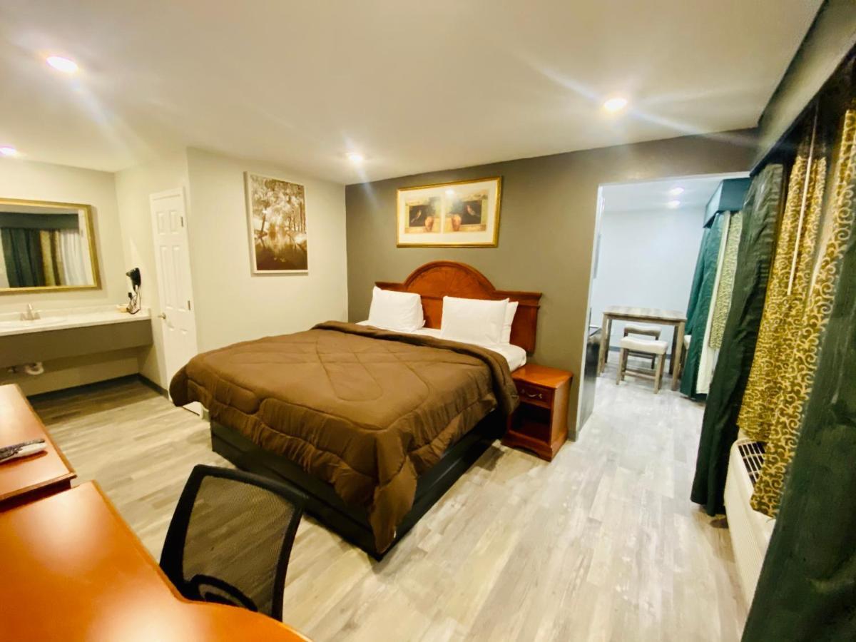 Ozark Inn & Suites エクステリア 写真