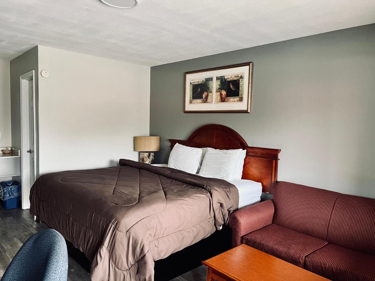 Ozark Inn & Suites エクステリア 写真
