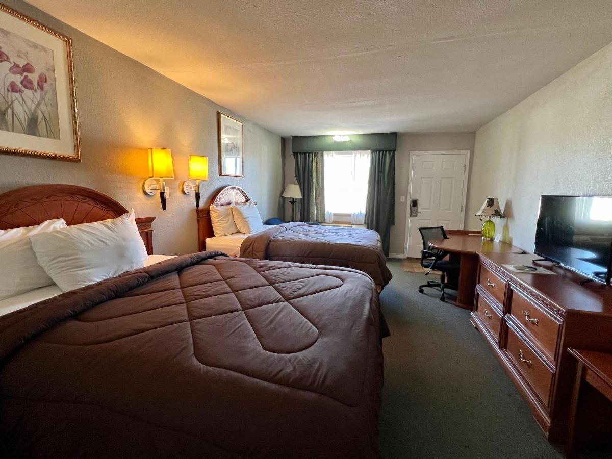 Ozark Inn & Suites エクステリア 写真