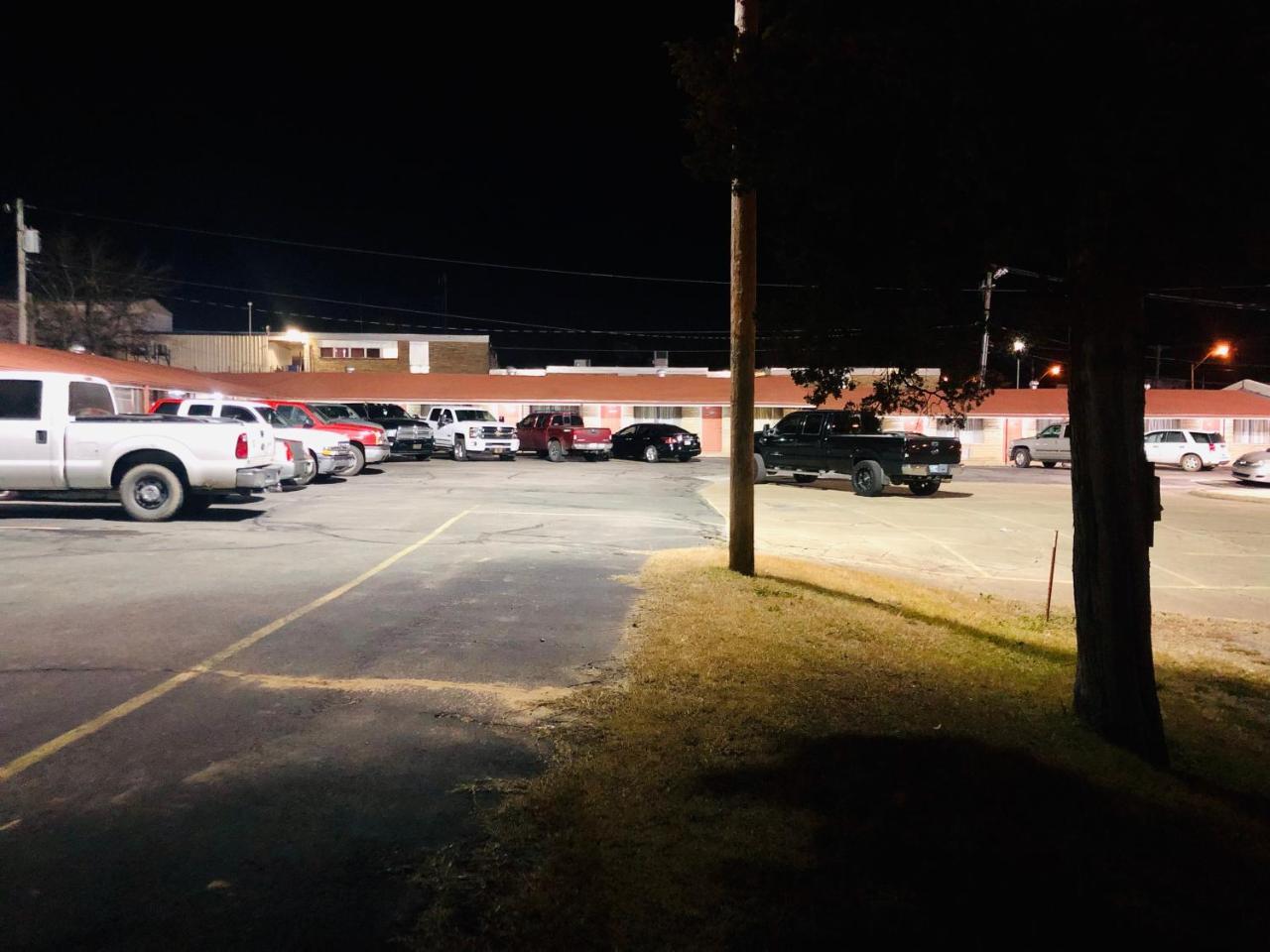 Ozark Inn & Suites エクステリア 写真