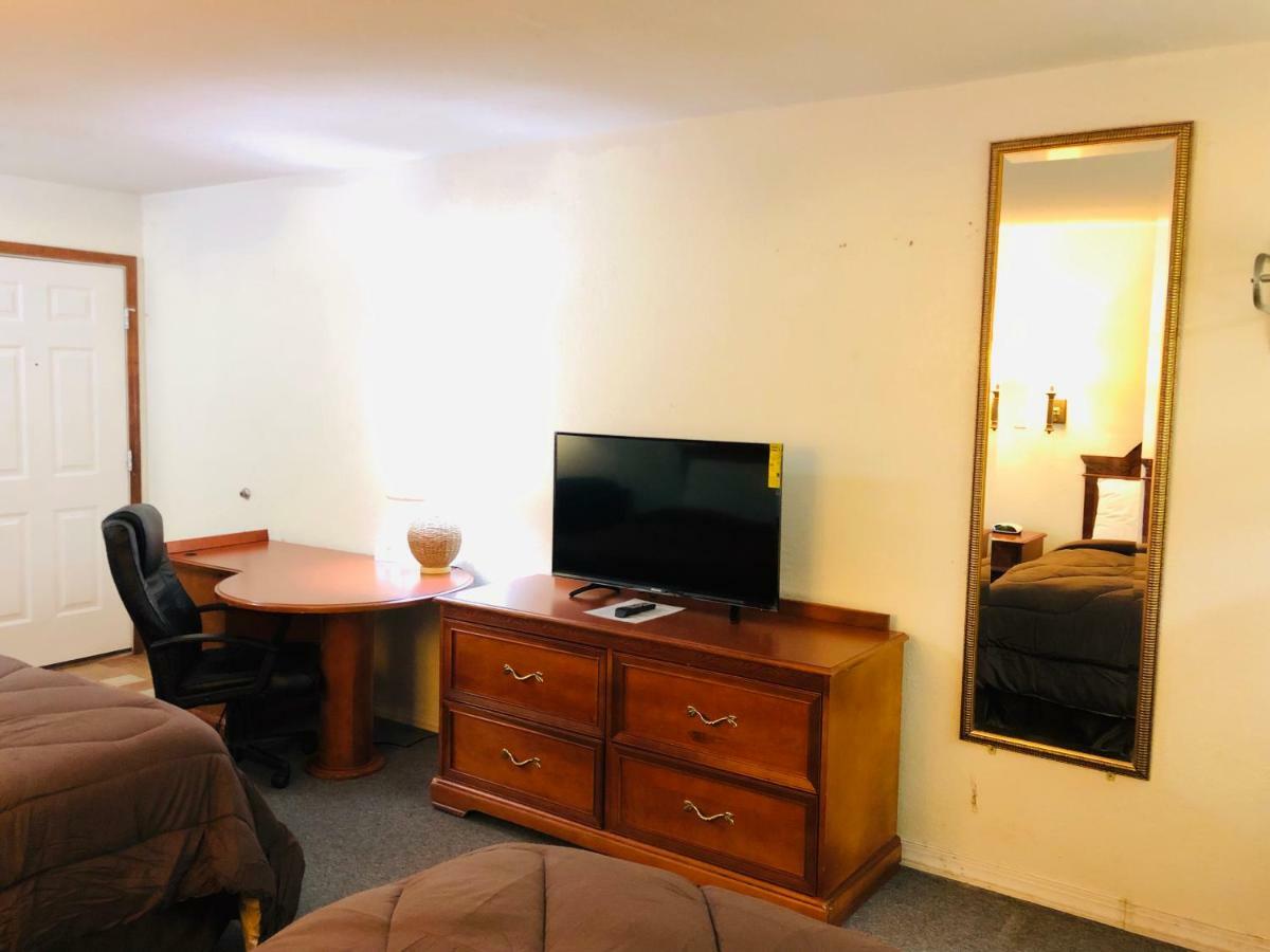 Ozark Inn & Suites エクステリア 写真